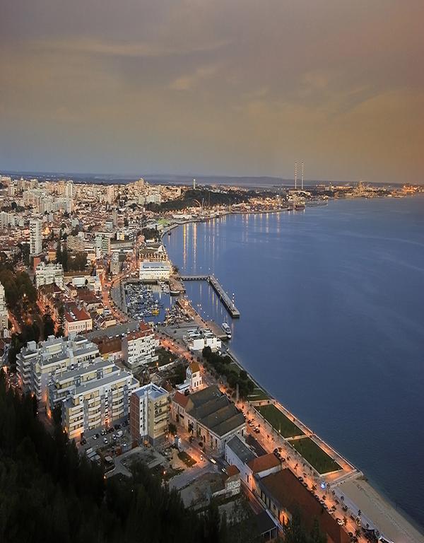 Sea And Marina View Apartment Setubal Luaran gambar